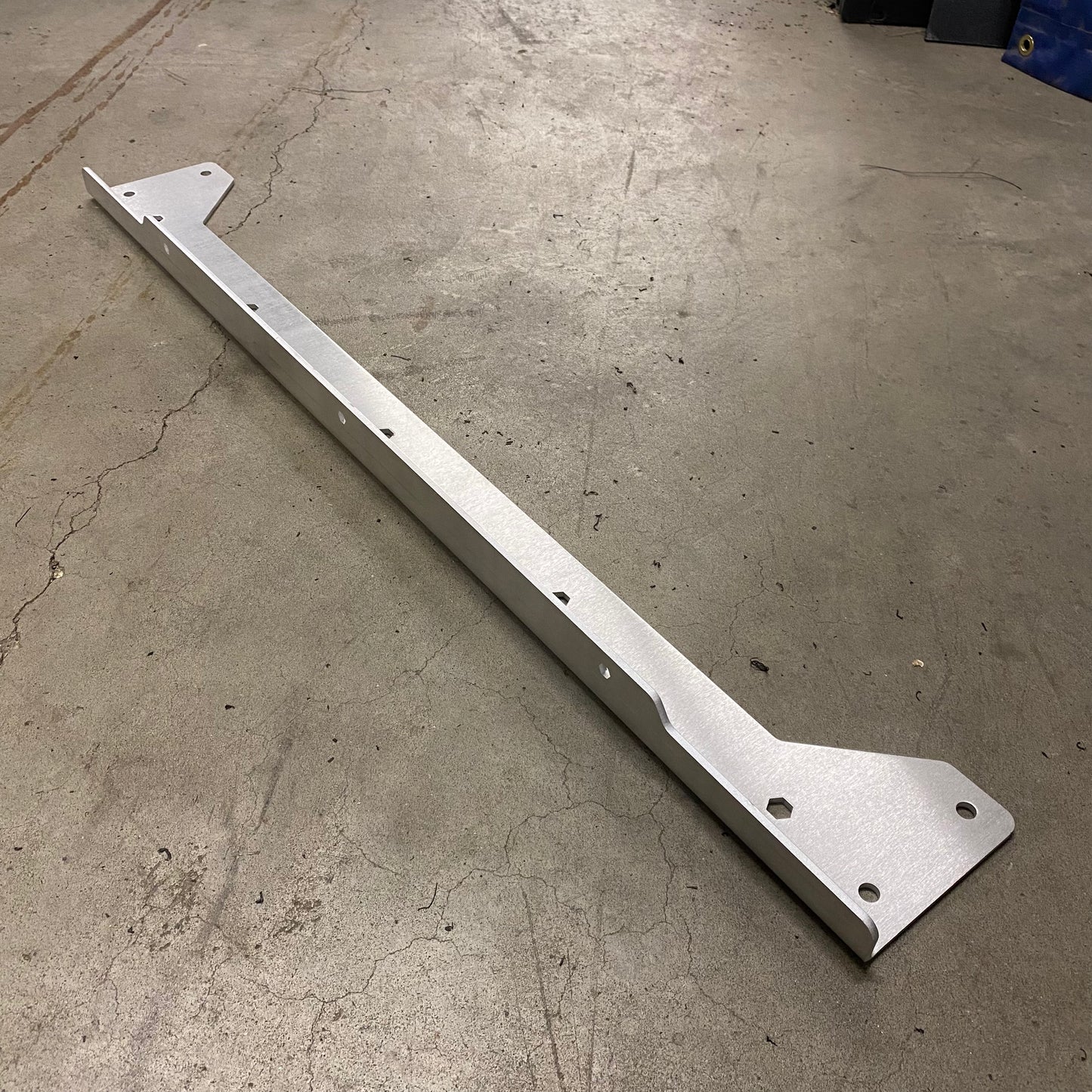Replacement Bracket - V2 / V3 / V4 Chassis Mounted Splitter