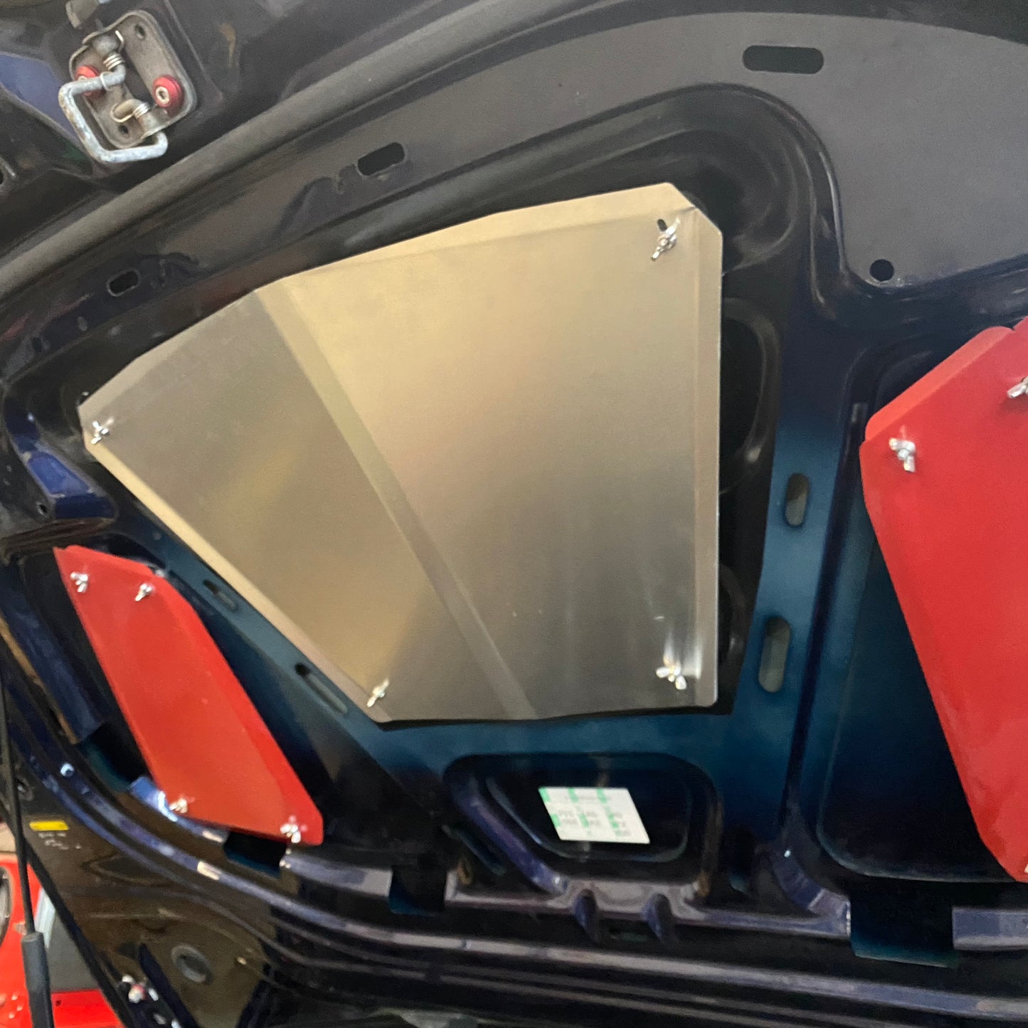 MK7 / 7.5 GTI & Golf R Center Hood Vent