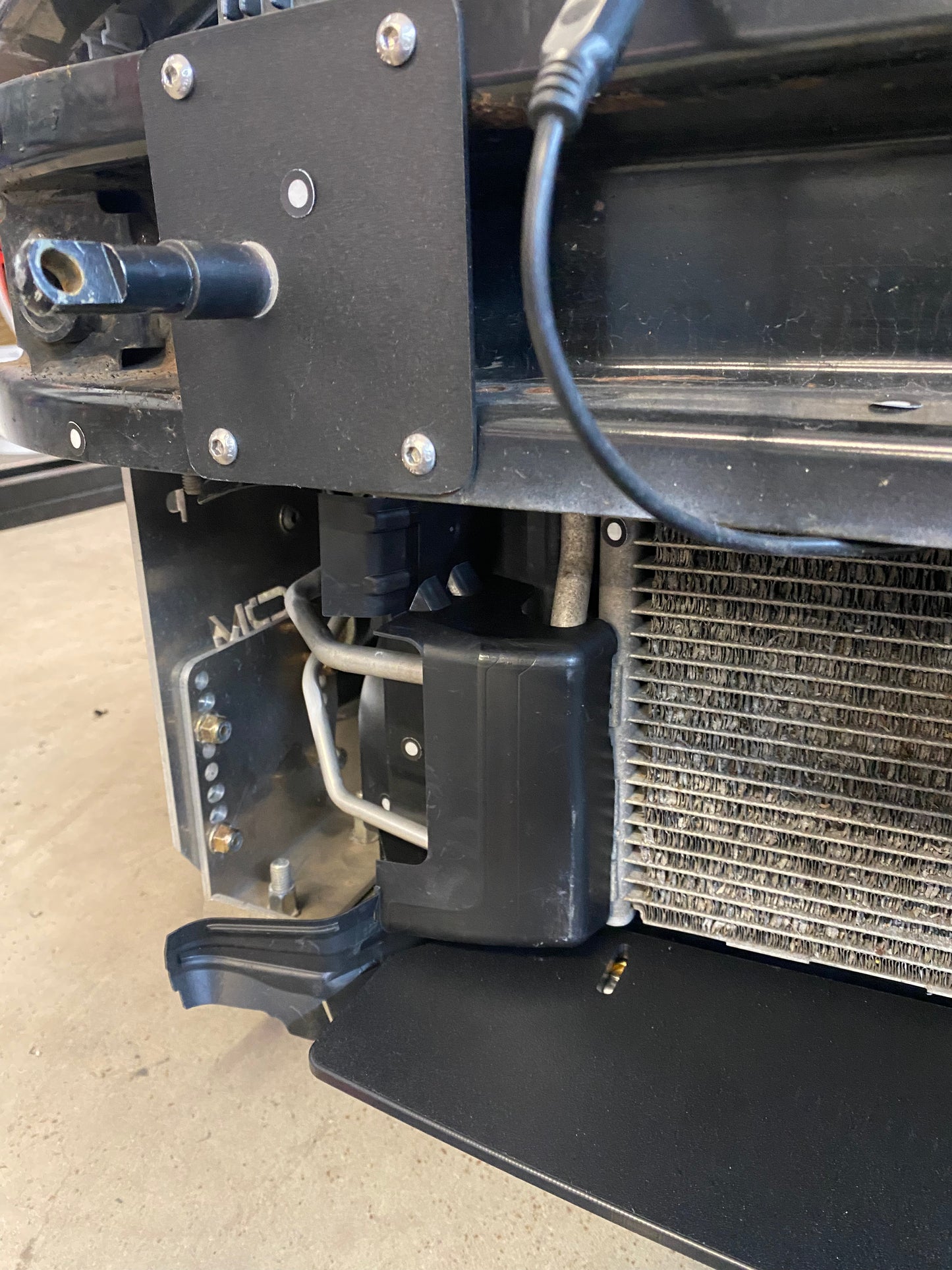 Chassis Mounted Splitter - Lower Radiator Sealing panel